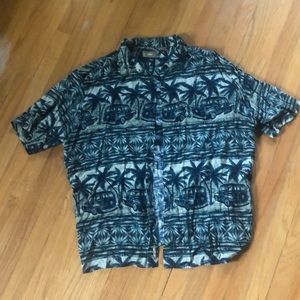 Natural Issue Men’s 2XL Hawaiian style short sleeve button up with car print